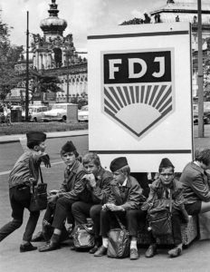 Pioniere beim Pioniertreffen am Postplatz am Zwinger, FDJ, 1972, Dresden