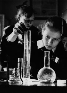 Chemieunterricht – Cottbus, Brandenburg, DDR (1970er Jahre)